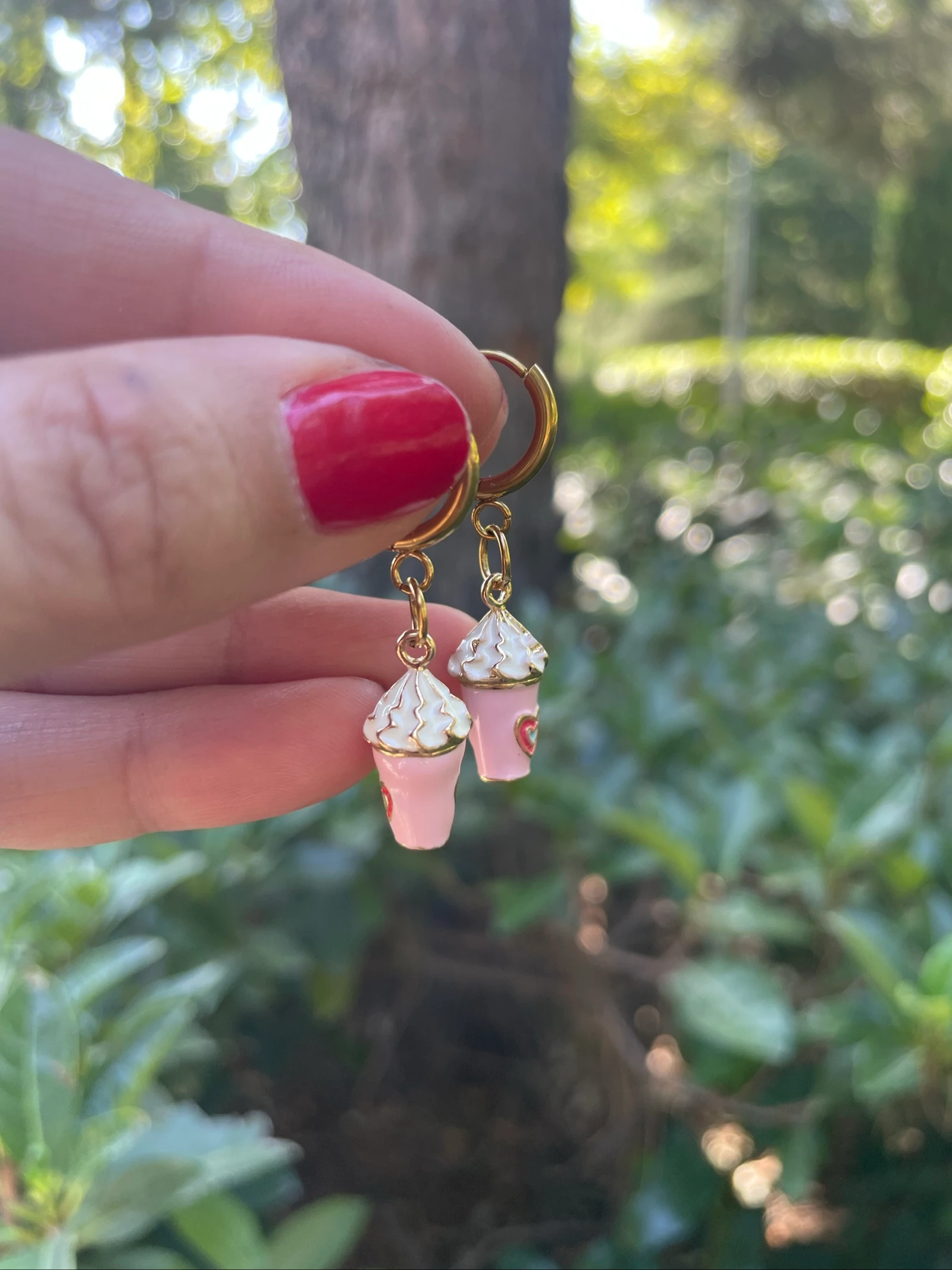 Handgemaakte roestvrijstalen roze koffiemok hoepeloorbellen Kawaii – photo 3